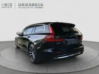 Gebraucht Volvo V60 Core 455 PS (334 kW) 2023 Onyx black / (metallic) Kombi