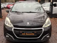 Gebraucht Peugeot 208 Allure 83 PS (61 kW) 2018 Schwarz Kleinwagen