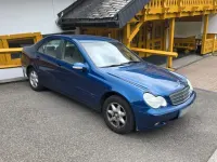 Gebraucht Mercedes C180 143 PS (105 kW) 2003 Blau Limousine