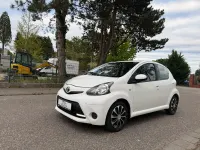 Gebraucht Toyota Aygo Cool 68 PS (50 kW) 2013 Weiß Kleinwagen