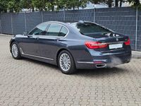 Gebraucht BMW 730 265 PS (194 kW) 2016 Grau Limousine