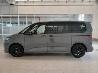Gebraucht VW Multivan Style 150 PS (110 kW) 2024 Puregrey Van / Kleinbus