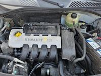 Gebraucht Renault Clio II 74 PS (54 kW) 2001 Silber Kleinwagen
