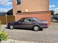 Gebraucht Mercedes E230 136 PS (100 kW) 1992 Violett Limousine
