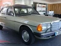 Gebraucht Mercedes 230 136 PS (100 kW) 1983 Grün Limousine