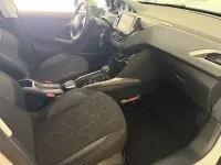 Gebraucht Peugeot 2008 Active 110 PS (80 kW) 2019 Weiß SUV