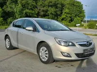 Gebraucht Opel Astra 180 PS (132 kW) 2010 Gold Limousine