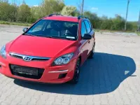 Gebraucht Hyundai i30 105 PS (77 kW) 2010 Rot Kombi