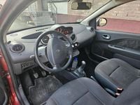 Second-hand Renault Twingo 79 CP (58 kW) 2009 Roșu Hatchback