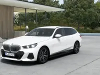 Gebraucht BMW 520 Comfort Edition 197 PS (144 kW) 2025 Mineralweiß (weiß) Kombi