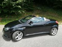 Używany Opel Tigra 125 KM (91 kW) 2004 Czarny Kabriolet