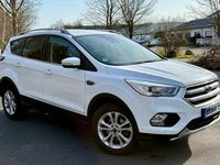 Gebraucht Ford Kuga Titanium 150 PS (110 kW) 2018 Weiß SUV