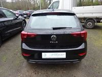 Gebraucht VW Polo Life 95 PS (69 kW) 2023 Deep black perleffekt Limousine
