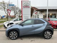 Neu Toyota Aygo X 72 PS (52 kW) 2025 Grau SUV