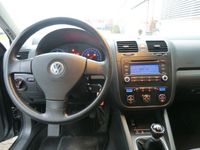 Second-hand VW Jetta 116 CP (85 kW) 2006 Gri Berlinǎ