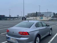 Gebraucht VW Passat Highline 120 PS (88 kW) 2019 Grau Limousine