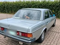 Gebraucht Mercedes E230 136 PS (100 kW) 1984 Silber Limousine