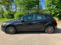 Usado Opel Astra Selection 116 HP (85 kW) 2015 Preto Sedan