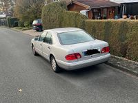 Gebraucht Mercedes E200 136 PS (100 kW) 1998 Silber Limousine