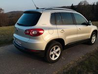 Gebraucht VW Tiguan Team 122 PS (89 kW) 2010 Gold SUV