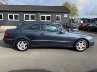 Gebraucht Mercedes CLK240 Avantgarde 170 PS (125 kW) 2002 Blau Coupé