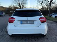 Gebraucht Mercedes A180 122 PS (89 kW) 2012 Weiß Kleinwagen