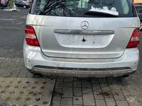 Gebraucht Mercedes ML320 224 PS (164 kW) 2006 Silber SUV