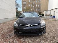 Gebraucht Hyundai i30 Classic 90 PS (66 kW) 2011 Schwarz Kombi