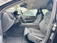 Gebraucht Volvo V60 Plus 197 PS (144 kW) 2025 Schwarz Kombi