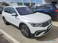 Gebraucht VW Tiguan Allspace Elegance 190 PS (139 kW) 2022 Oryxwhite perlmutteffekt SUV