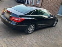 Gebraucht Mercedes E220 170 PS (125 kW) 2013 Schwarz Coupé