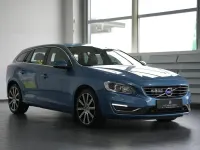 Gebraucht Volvo V60 Summum 150 PS (110 kW) 2016 Power blue / Kombi