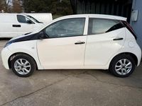 Gebraucht Toyota Aygo X-wave 69 PS (50 kW) 2017 Weiß Kleinwagen