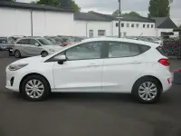 Gebraucht Ford Fiesta Cool & Connect 75 PS (55 kW) 2022 Weiß Limousine