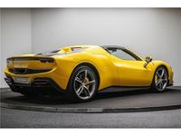 Gebraucht Ferrari 296 901 PS (662 kW) 2023 Gelb Cabrio