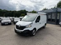 Gebraucht Renault Trafic Komfort 145 PS (106 kW) 2017 Weiß Van / Kleinbus