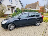 Używany Kia Ceed LX 126 KM (92 kW) 2009 Czarny Hatchback