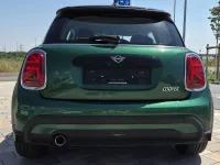 Gebraucht Mini Cooper 136 PS (100 kW) 2022 British racing green iv metall Kleinwagen