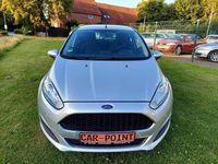 Gebraucht Ford Fiesta Trend 80 PS (58 kW) 2017 Polarsilber metallic Kleinwagen