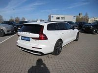Gebraucht Volvo V60 145 PS (106 kW) 2025 Kombi