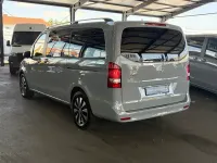 Gebraucht Mercedes V220 163 PS (119 kW) 2025 Grau Van / Kleinbus