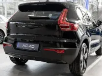 Neu Volvo XC40 Plus 163 PS (119 kW) 2025 Schwarz SUV