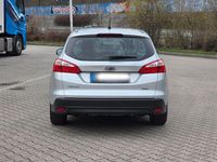 Gebraucht Ford Focus 105 PS (77 kW) 2013 Grau Kombi