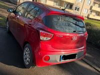Gebraucht Hyundai i10 67 PS (49 kW) 2018 Rot Kleinwagen