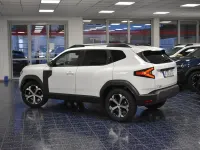Neu Dacia Duster Journey 141 PS (103 kW) 2025 Gletscherweiss SUV