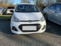 Gebraucht Hyundai i10 67 PS (49 kW) 2016 Silber Kleinwagen