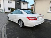 Gebraucht Mercedes E350 AMG 231 PS (169 kW) 2011 Weiß Coupé