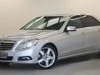 Gebraucht Mercedes E500 387 PS (284 kW) 2009 Iridiumsilber metalliclack (metallic) Limousine