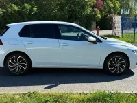 Gebraucht VW Golf VII Active 131 PS (96 kW) 2022 Weiß Limousine