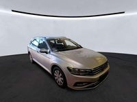 Gebraucht VW Passat Business 150 PS (110 kW) 2023 Scale silver metallic Kombi